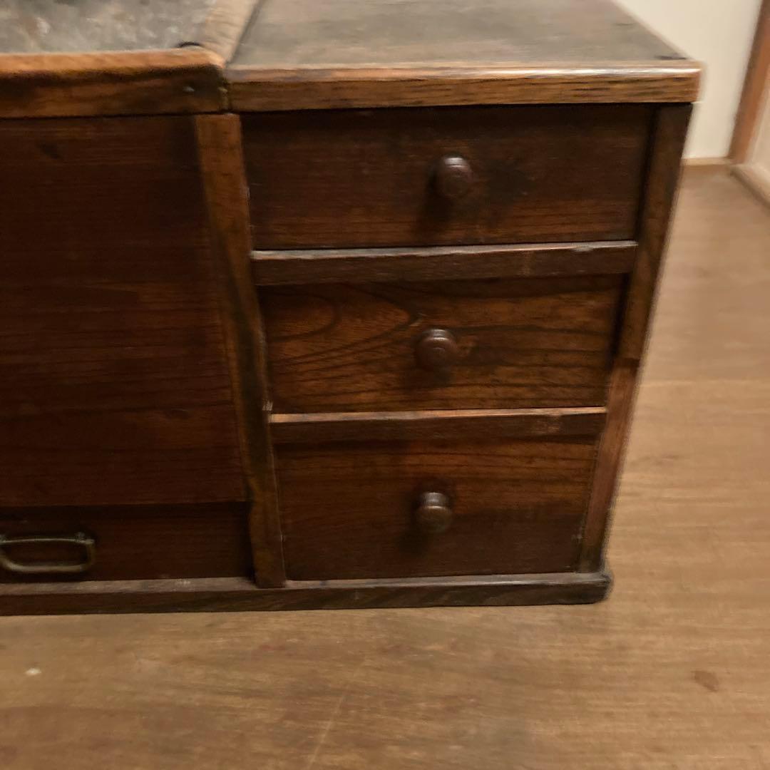 木製のアンティーク火鉢