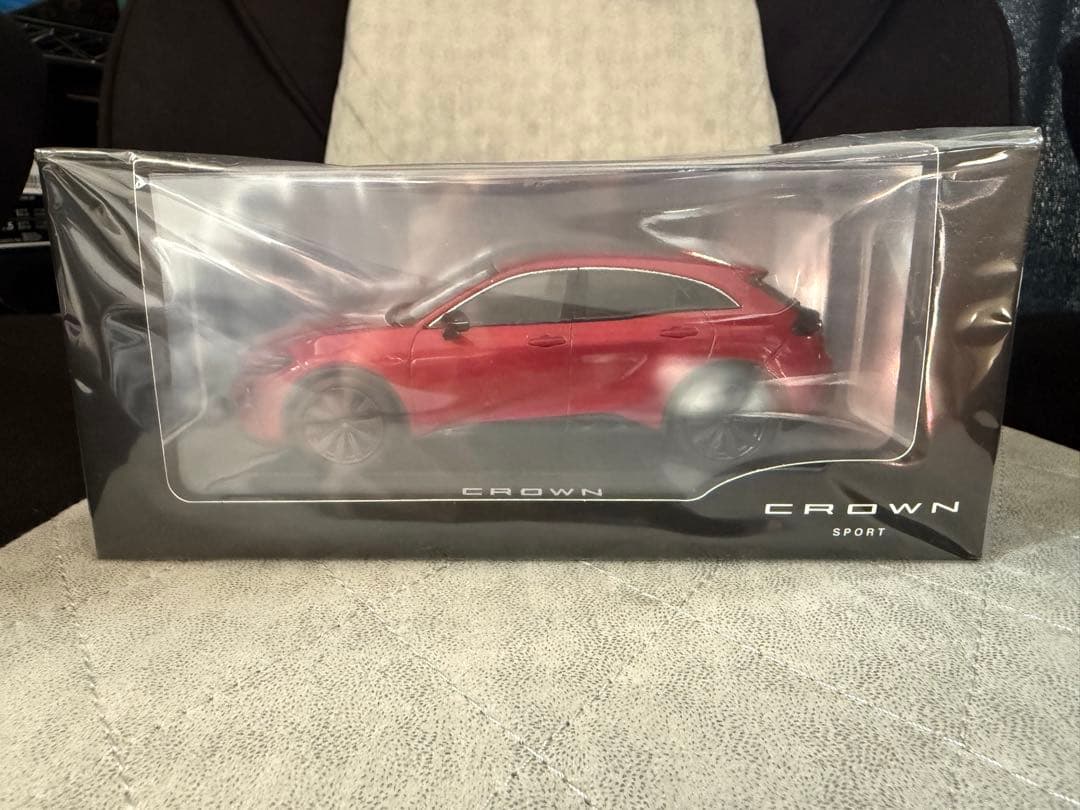 【非売品.未開封】◆クラウンスポーツ◆ミニカー 1／30スケール　非売品