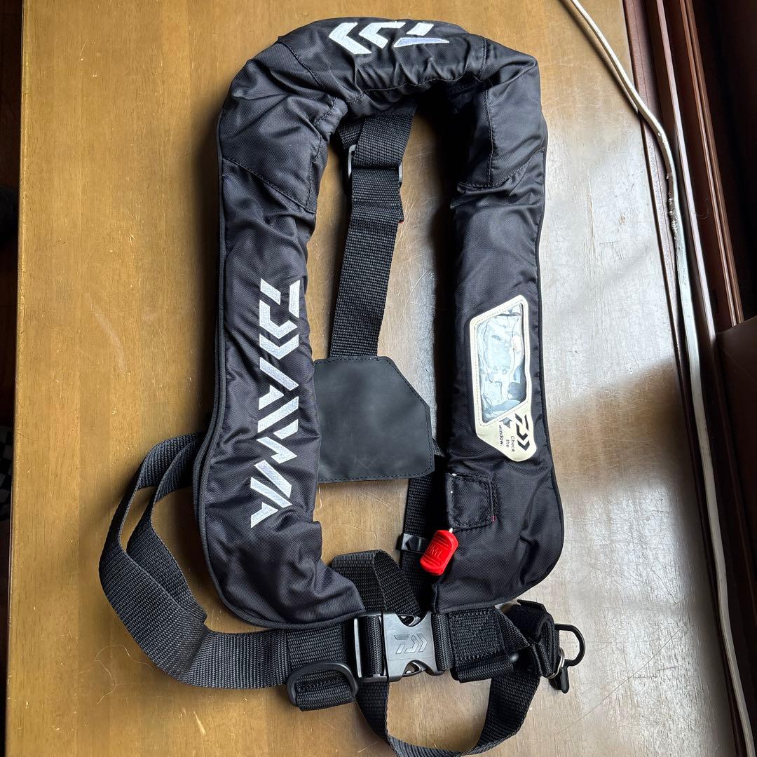 tkykuk様 Daiwa 自動膨張式ライフジャケット ブラック