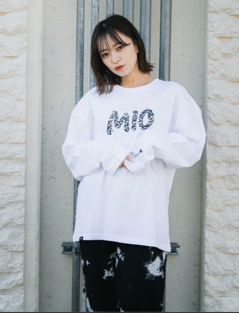 SILVER LOGO L/S TEE Tシャツ みきおだ mio m/o
