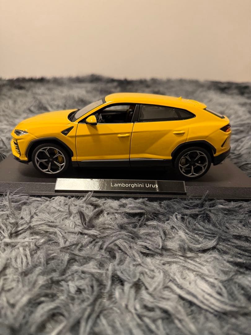 ミニカー Lamborghini Urus Special Edition 1/18