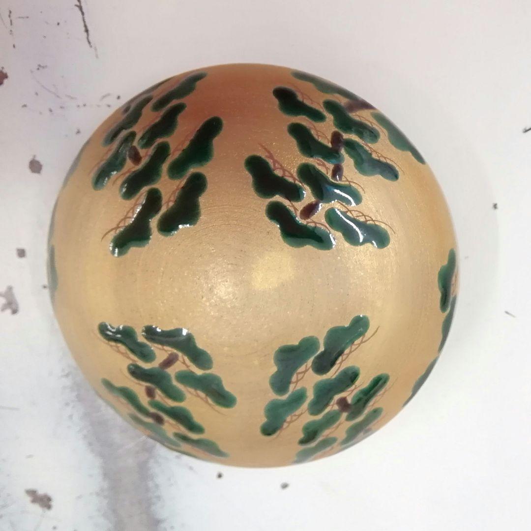 九谷焼　西田白翠　金彩　松　香合