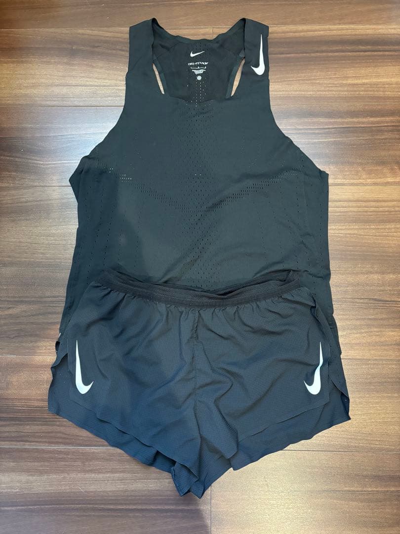 Nike エアロスイフトLサイズ黒　上下