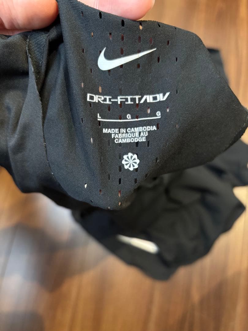 Nike エアロスイフトLサイズ黒　上下