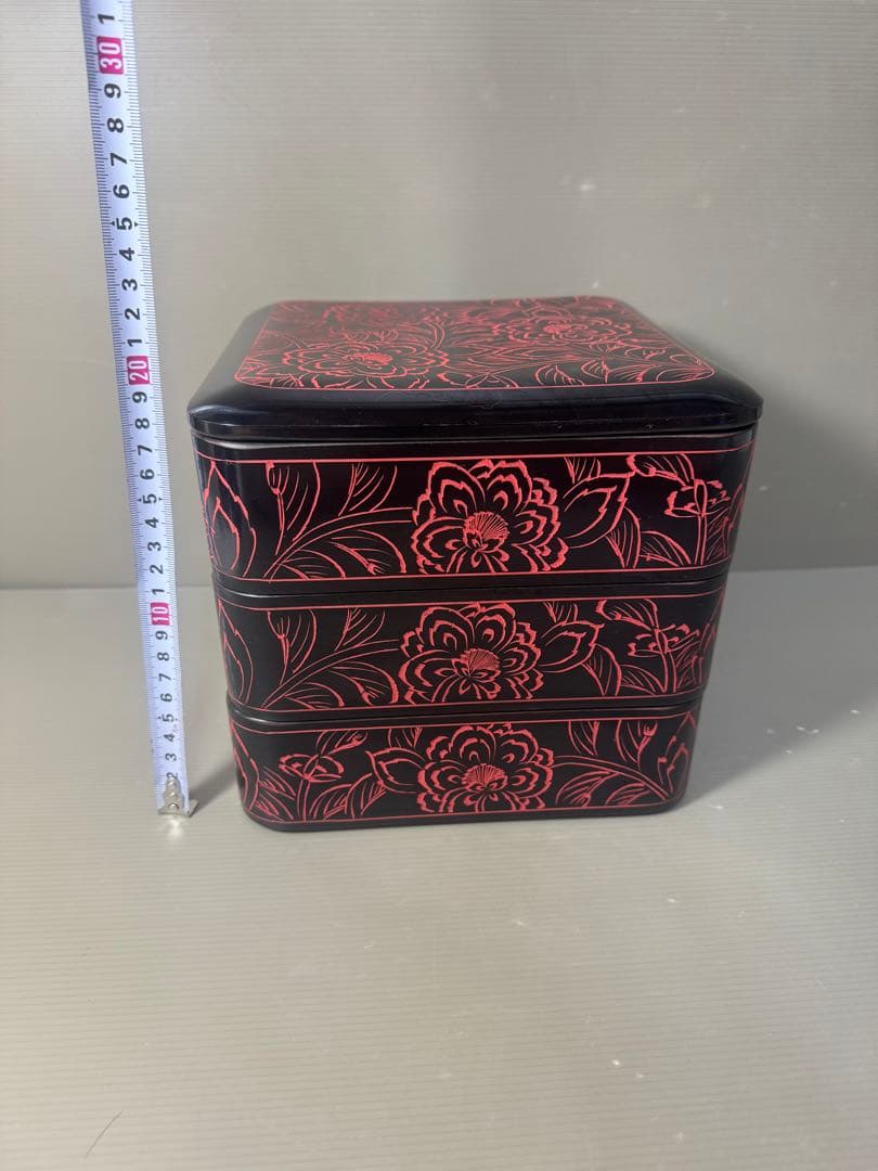 2546 越前塗　骨董　三段重箱 漆 漆器 泥朱 牡丹彫