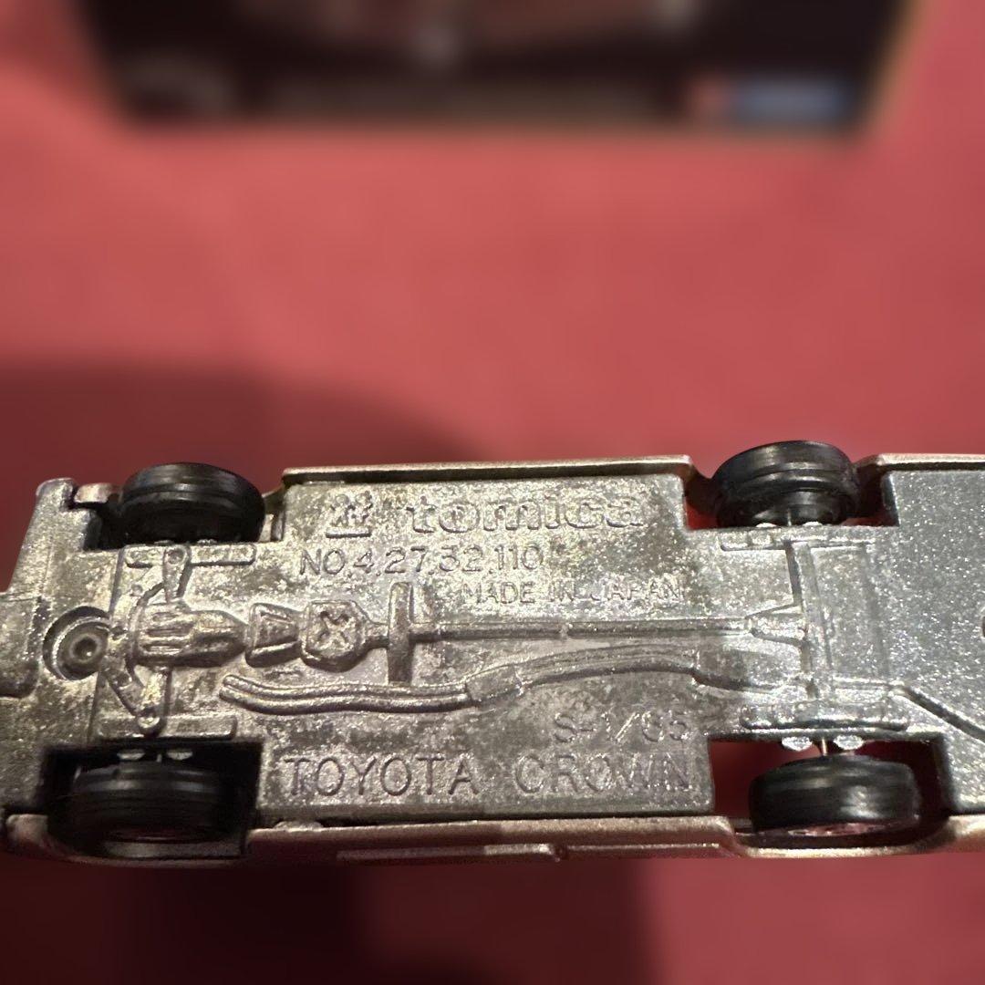 トミカ CROWN 2600  Saloon 1/65黒箱オリジナル