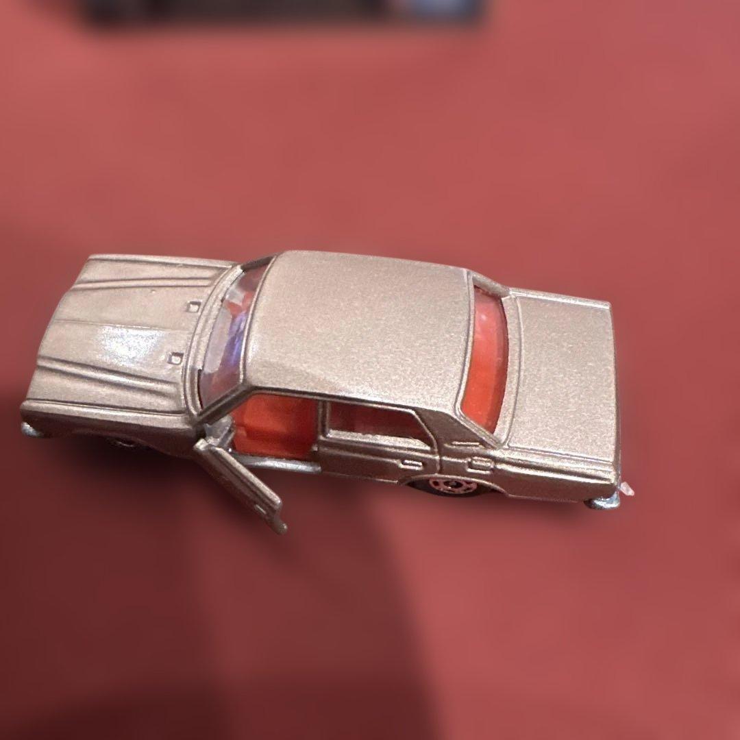 トミカ CROWN 2600  Saloon 1/65黒箱オリジナル