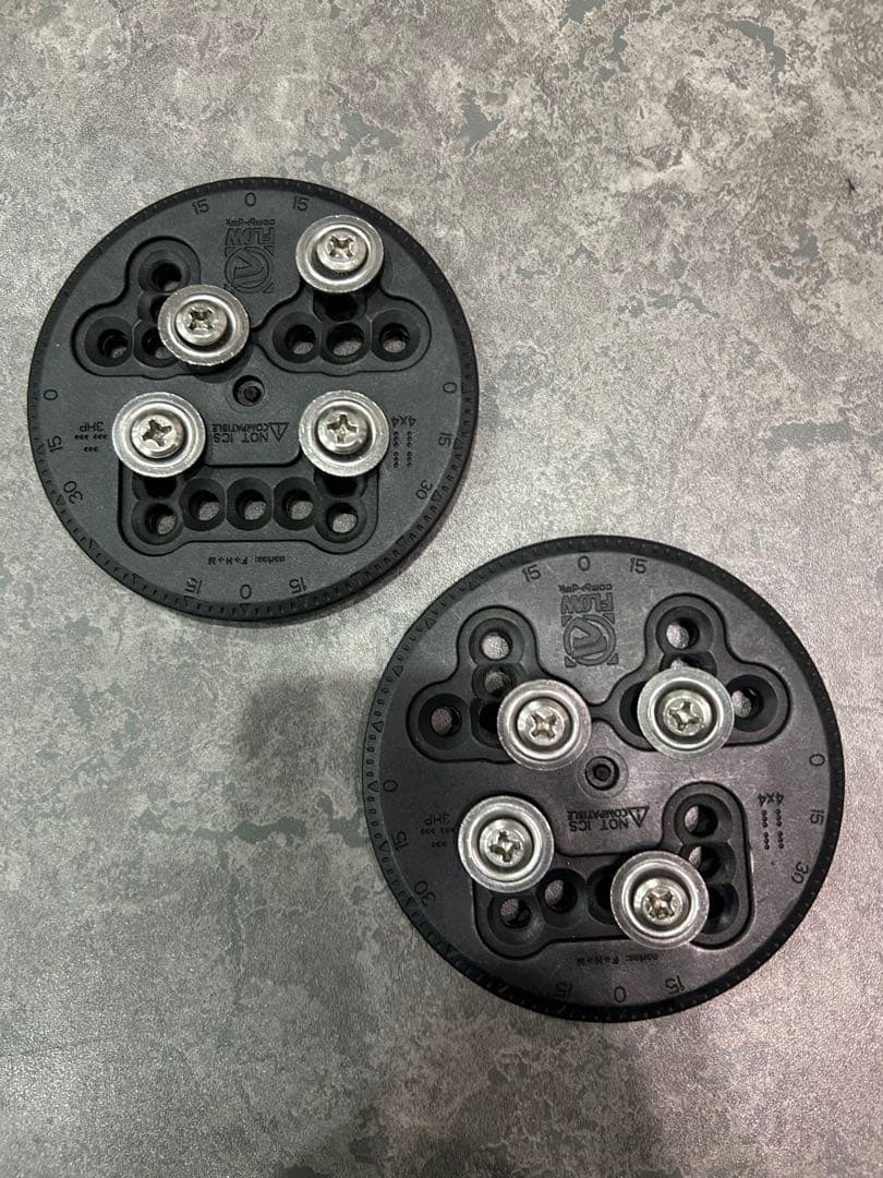 【送料込】 Flow Quattro ビンディング Mサイズ 中古品