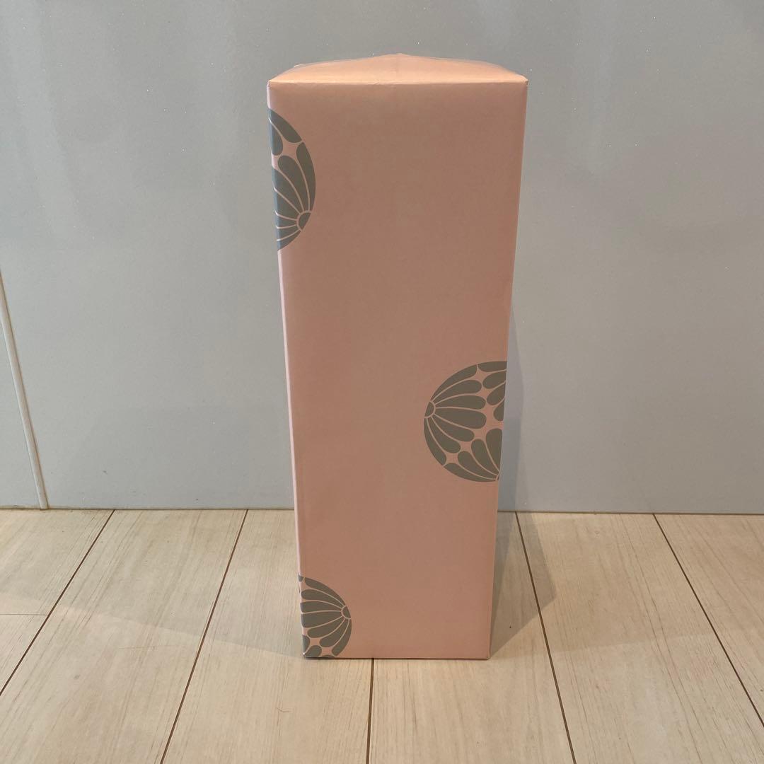 森伊蔵の1800ml焼酎、専用箱入り。