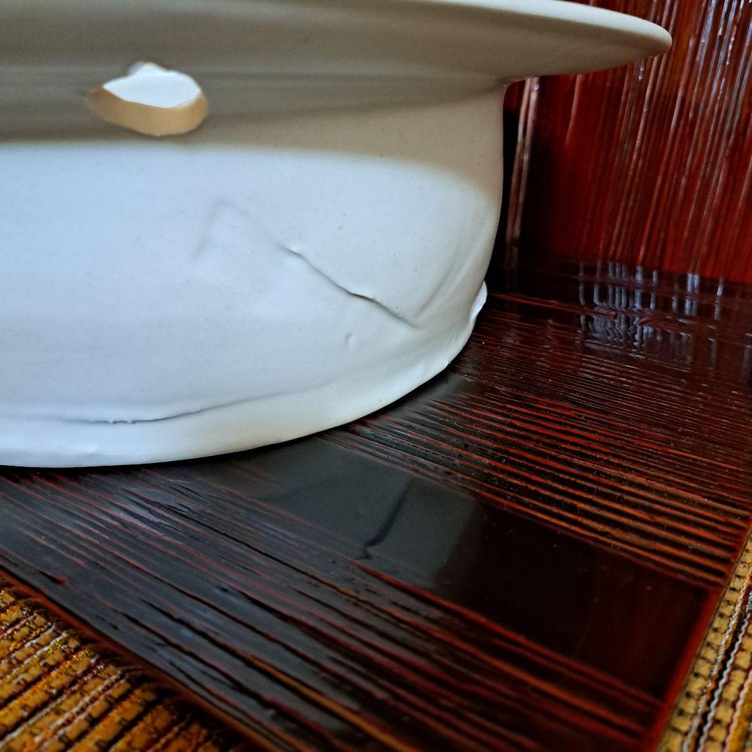 黒田泰蔵の白い白磁の穴あき鉢