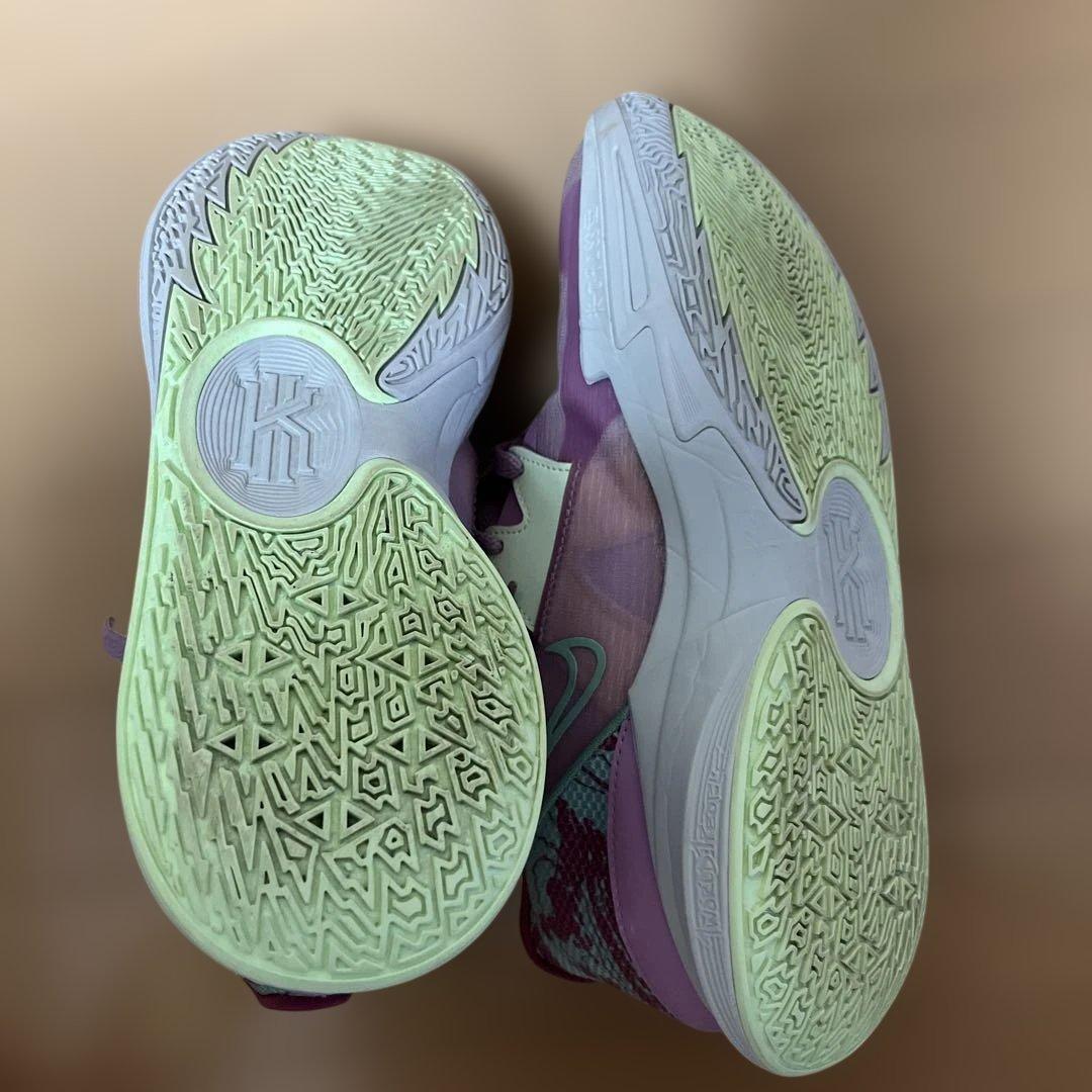 Nike Kyrie low5バスケットボールシューズ パープル/ミント