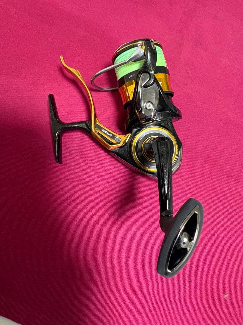 ダイワ トーナメント ISO 2500XH-LBD レバーブレーキ