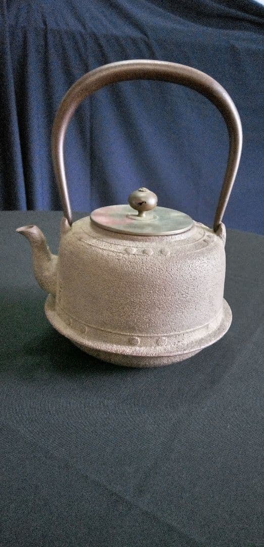 山形、長文堂鉄製 丸形鉄瓶 蓋付き、未使用、新品