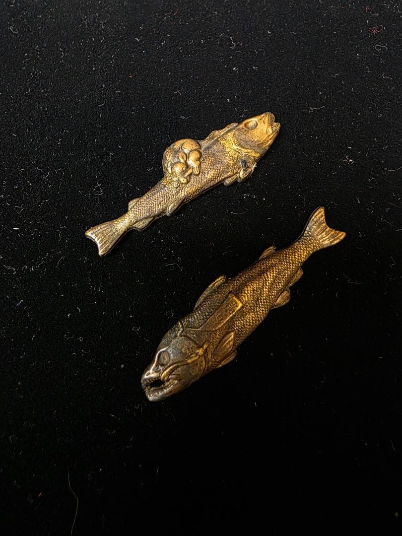 無銘 目貫 銅地 鮭に鼠図 拵 日本刀 刀装具 骨董 古美術 江戸時代 時代物