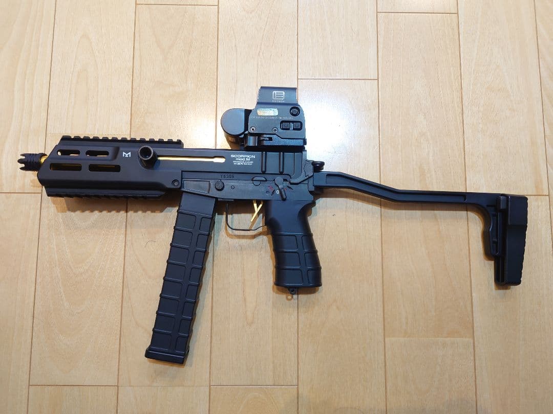 スコーピオンmod.ｍ　ホロサイト付き