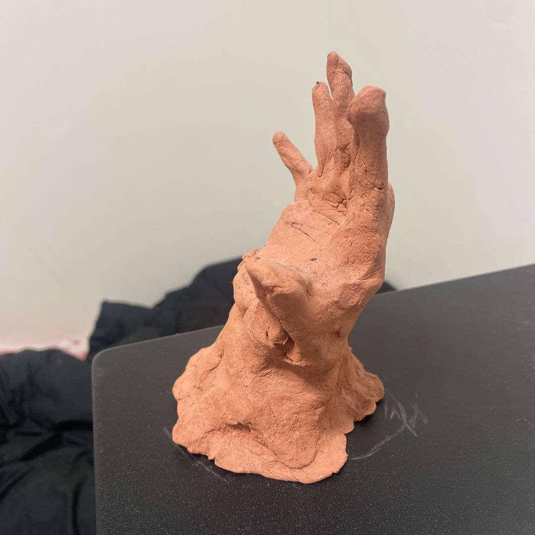 粘土作品　芸術　小学生　手　インテリア　置き物