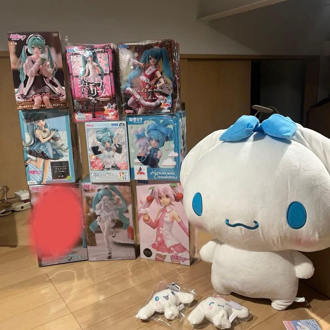 特撮 Hatsune Miku& cinnamon roll Sanrio Set