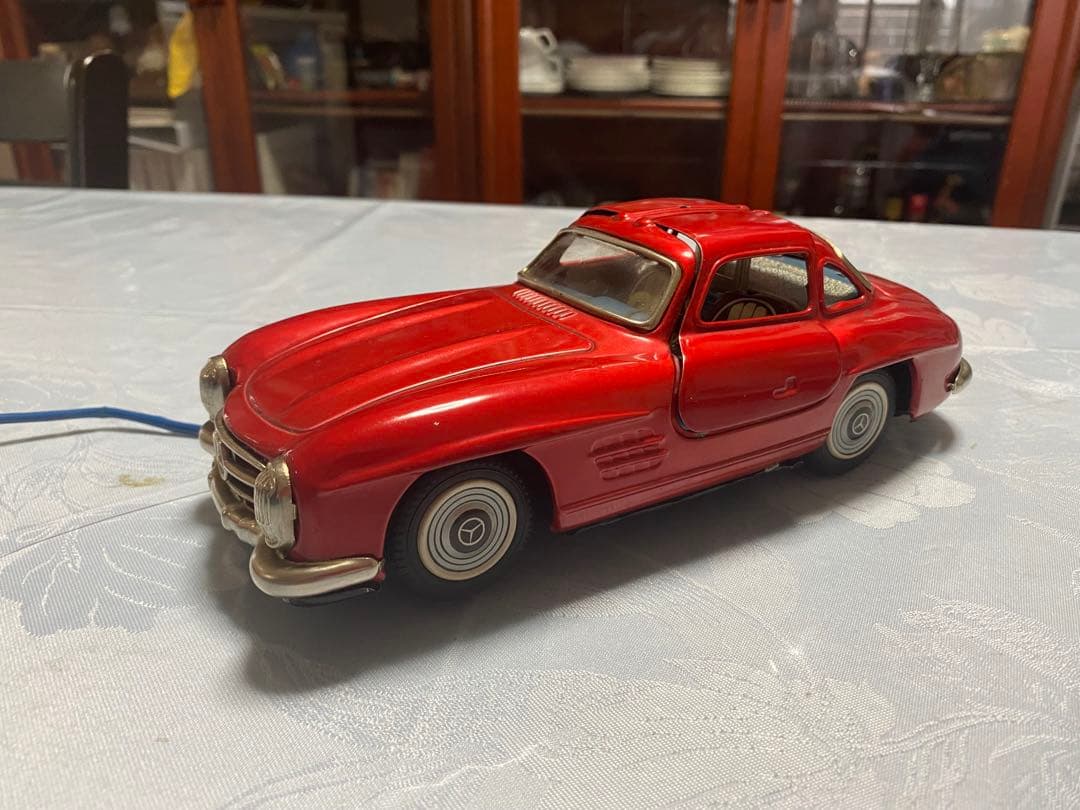 バンダイ製「メルセデス・ベンツ300SL クーペ　ガルウイング」リモコン付