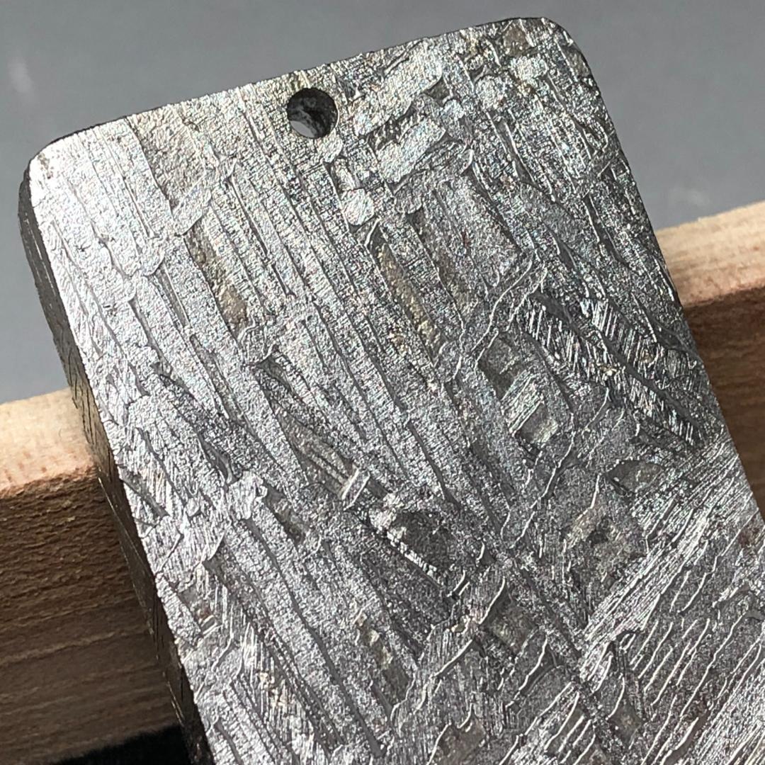 隕石 鉄隕石　アルタイ隕石　ペンダントトップ　ナチュラル　原石　重さ約43g
