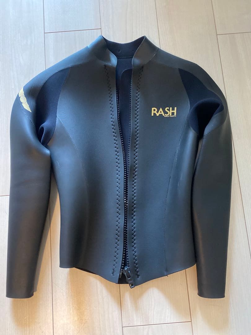 【美品】RASH★ブラック タッパー M