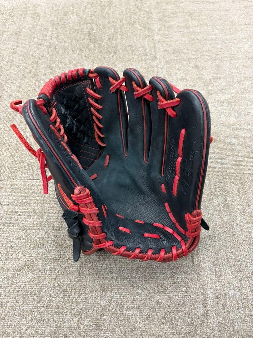 【極美品】Rawlings 軟式グローブ 黒/赤 大人用　ピッチャー用 純正品