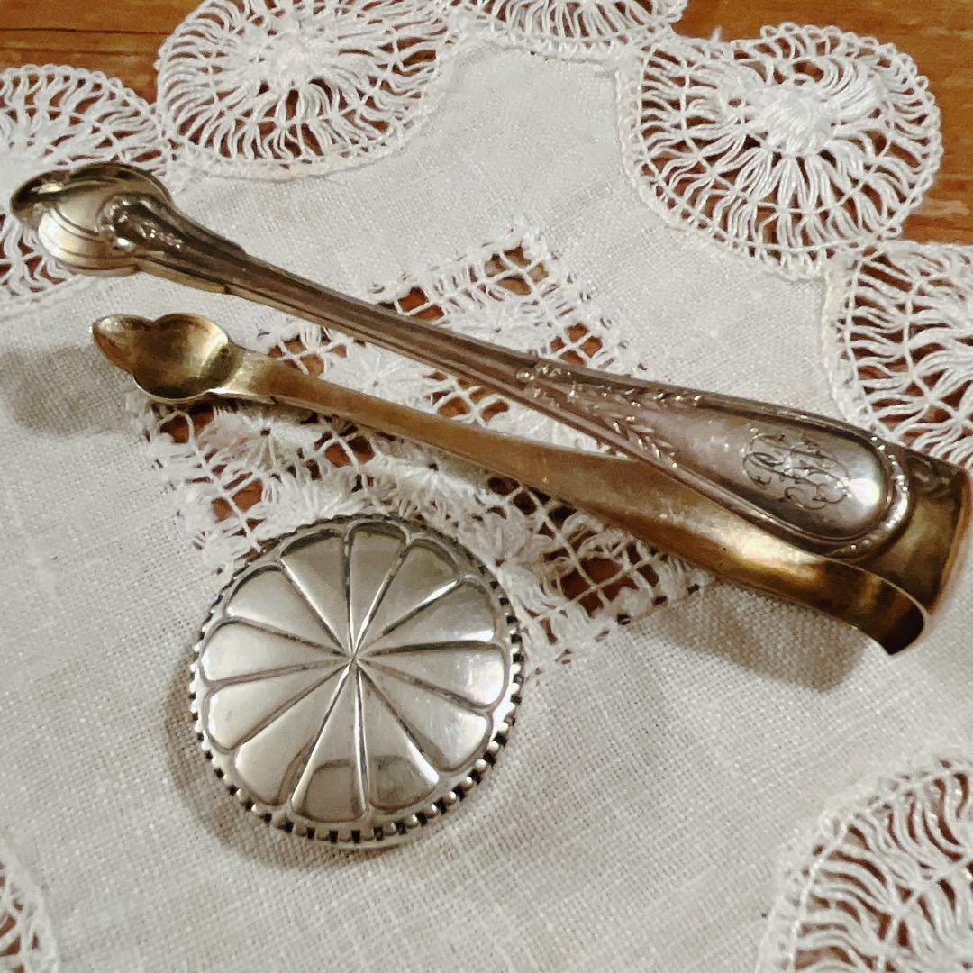 シルバー　シンプルで美しいピルケース