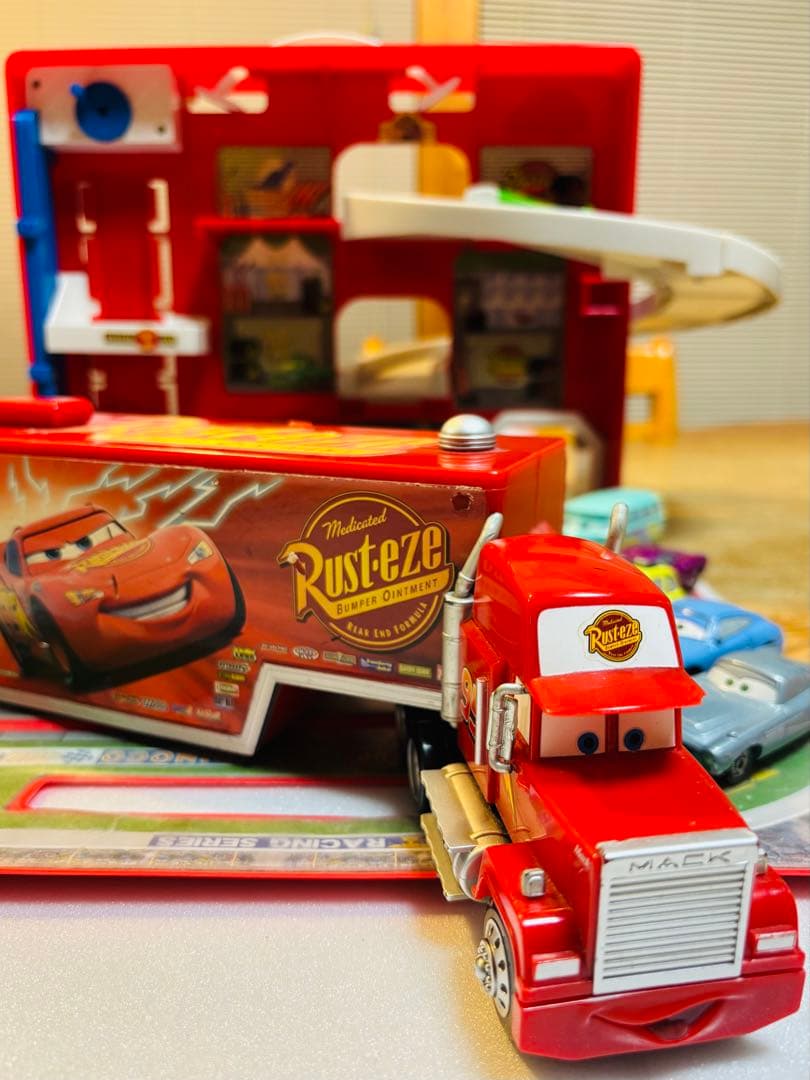 【廃盤希少商品‼︎】カーズ•トミカ19台/収納バッグ/トレーラーマックセットです☆