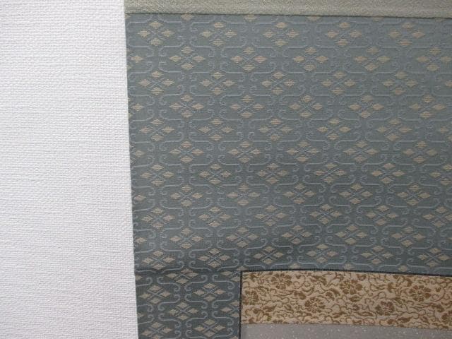 【未使用品】掛軸 鈴木銀嶺『南天に雀』日本画 紙本 箱付 掛け軸 L01413