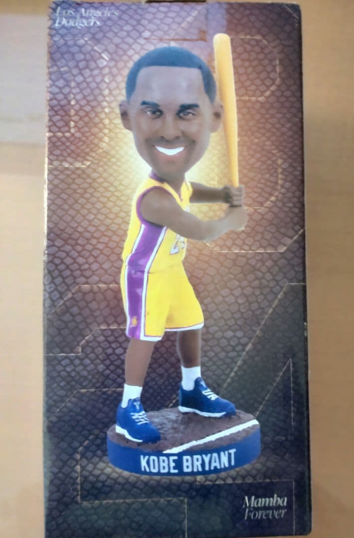 コービー　ブライアント 　ボブルヘッド