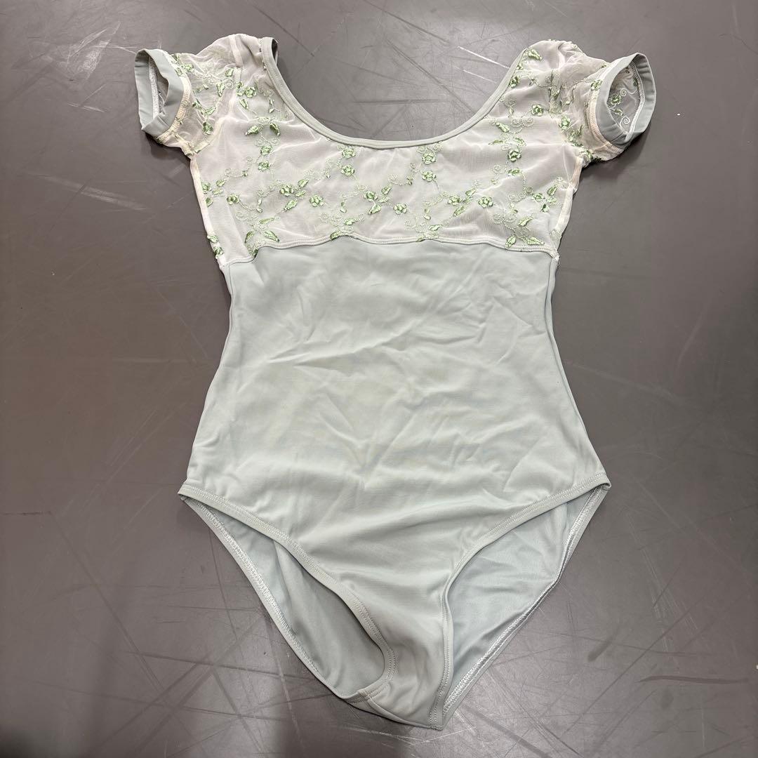 デラノミラノ　薄い緑色のバレエレオタード