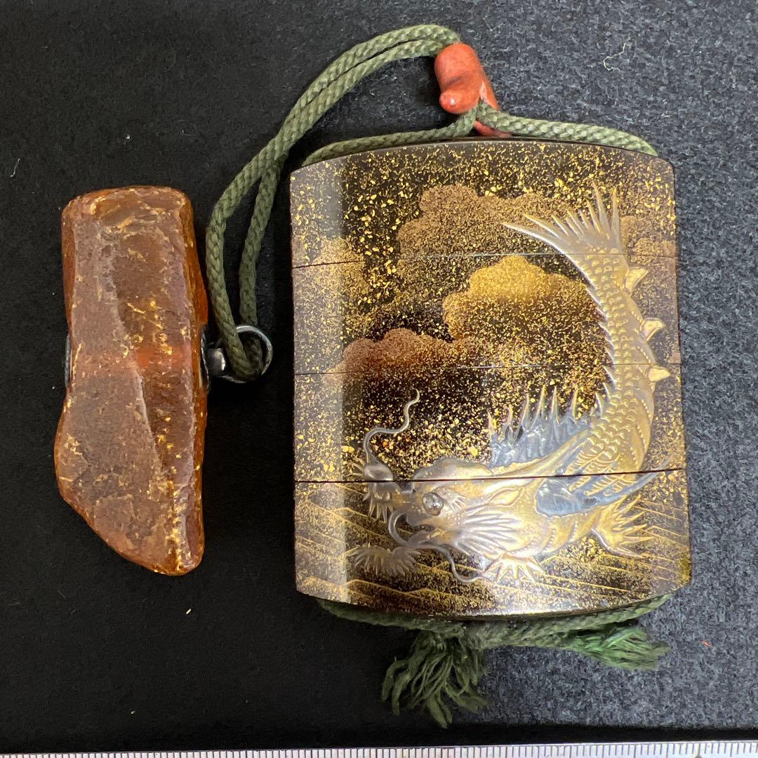 江戸時代　極上龍図研出蒔絵　四段印籠　本琥珀根付　トサヒ　東里8-0105☆2F