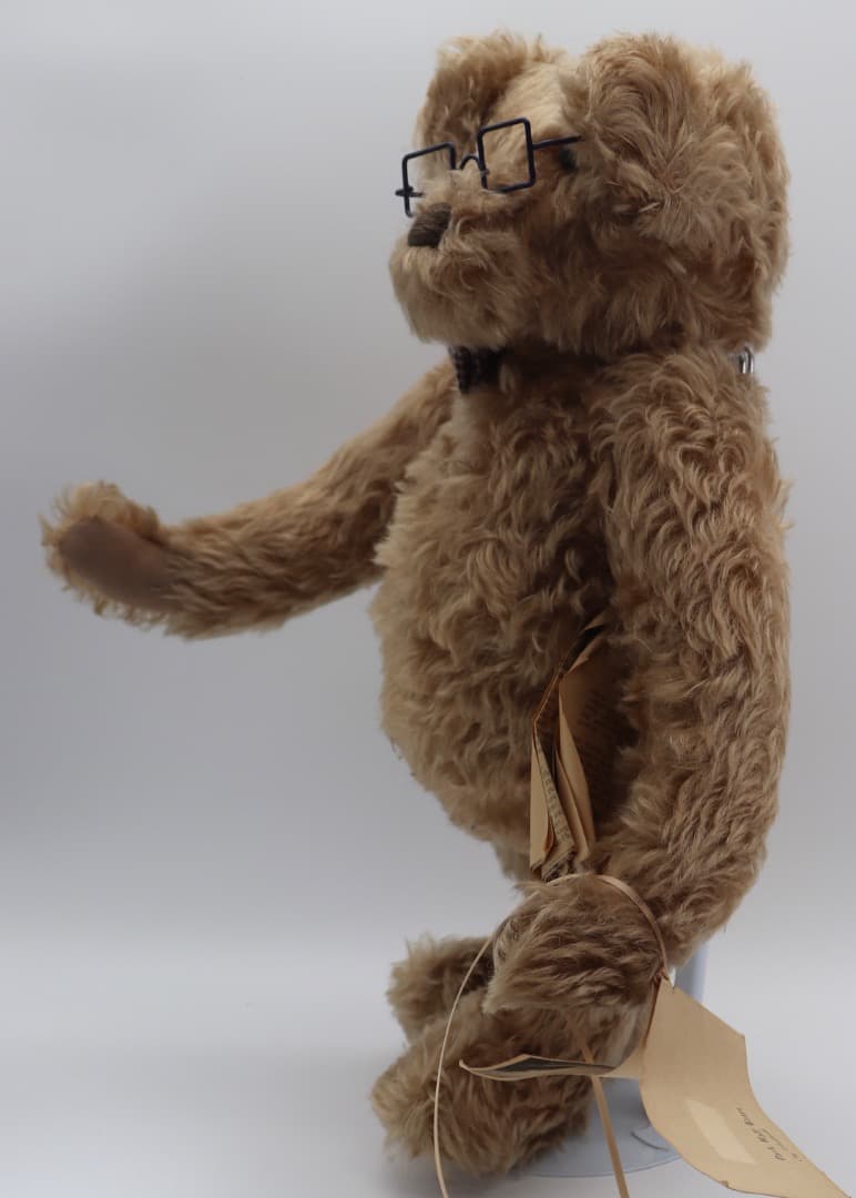 卒業帽をかぶった大きなテディベア 47cm アーティスト・ベア