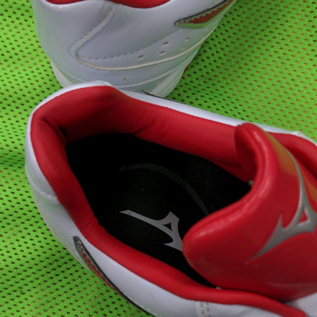 野球スパイク（25.5）白×赤ライン