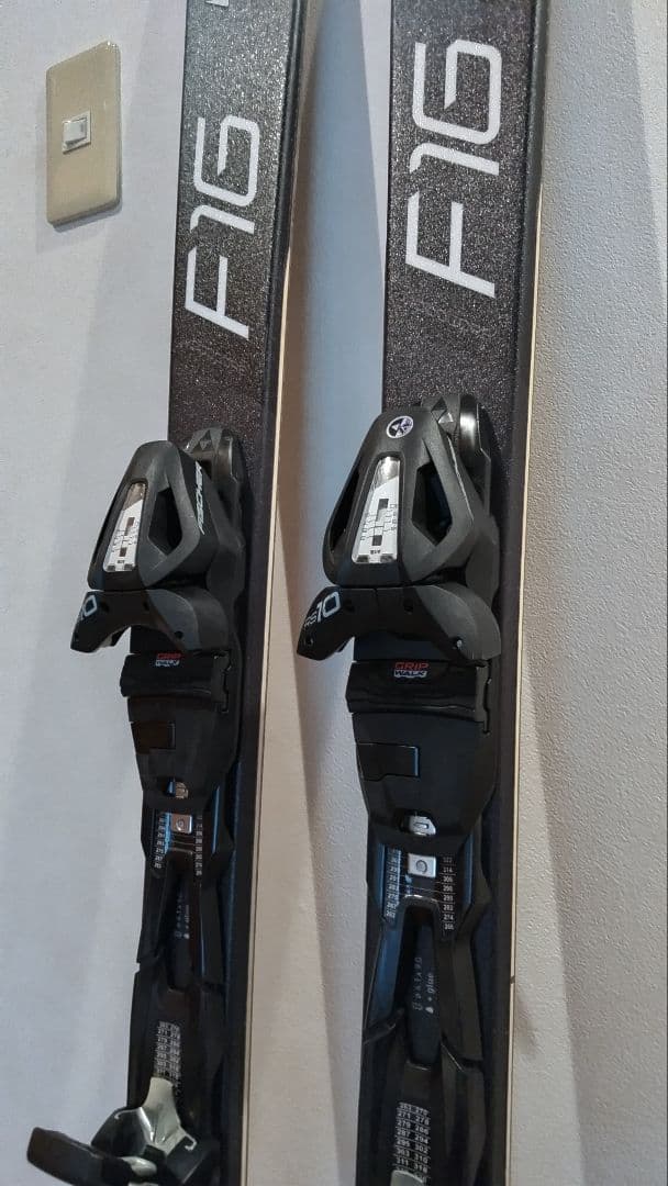 F16 スキー板 調整可能ビンディング付き