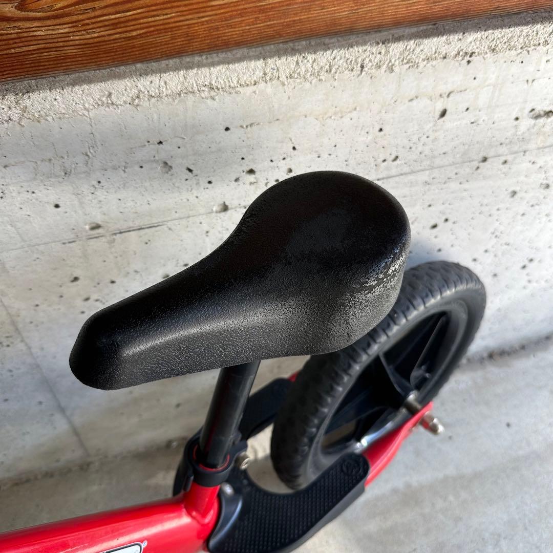 ストライダー スポーツモデル 12インチ レッド　フットステップ付きモデル