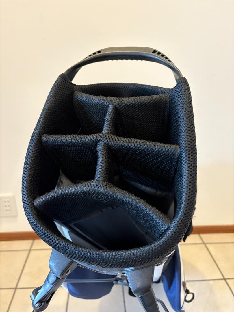 人気✨キャロウェイ スタンド式キャディバッグ 白　フード付 超軽量 機能性◯