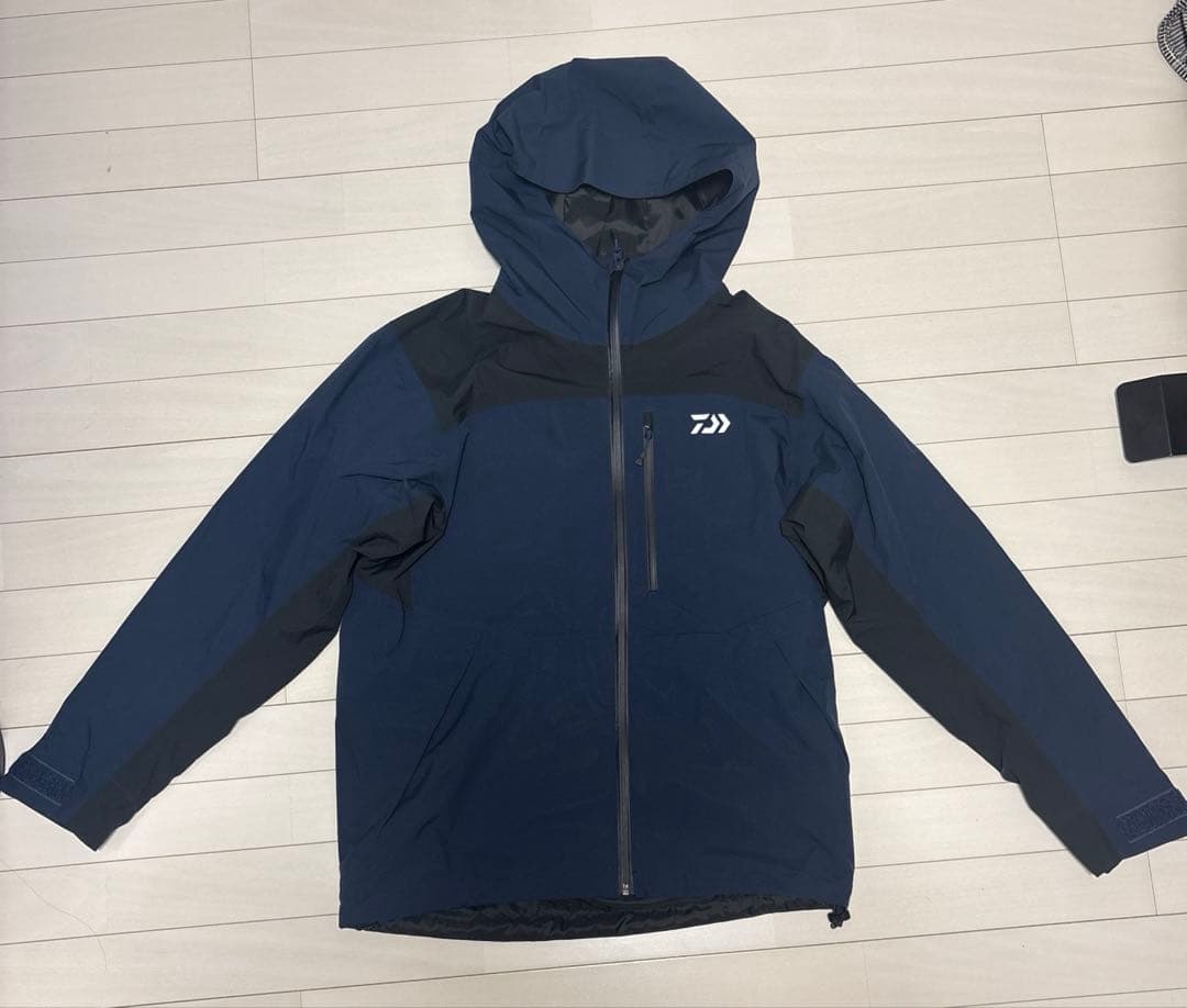 【新品未使用】Daiwa レインウェアセット (ジャケット・パンツ)