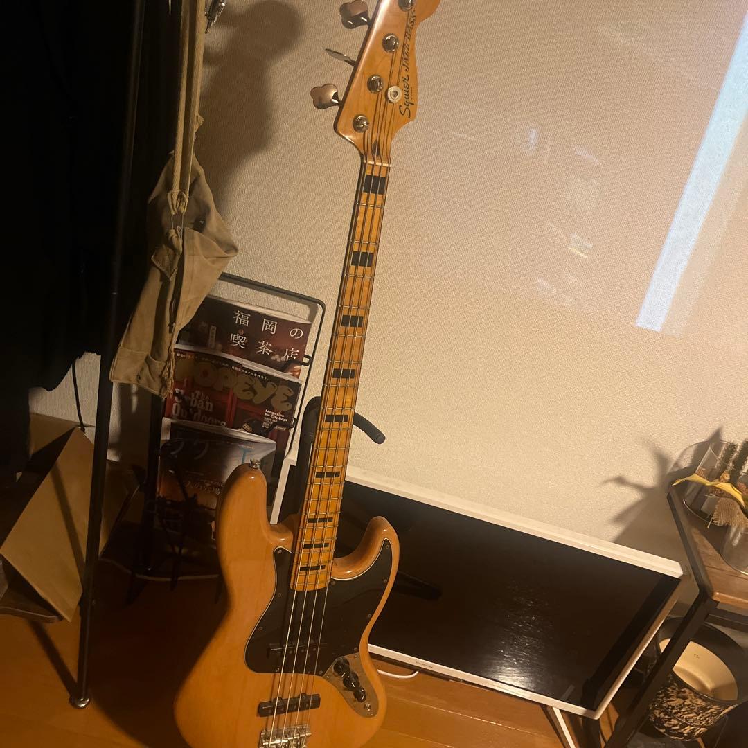 な*じ様 Squier ベース ナチュラルウッド 4弦