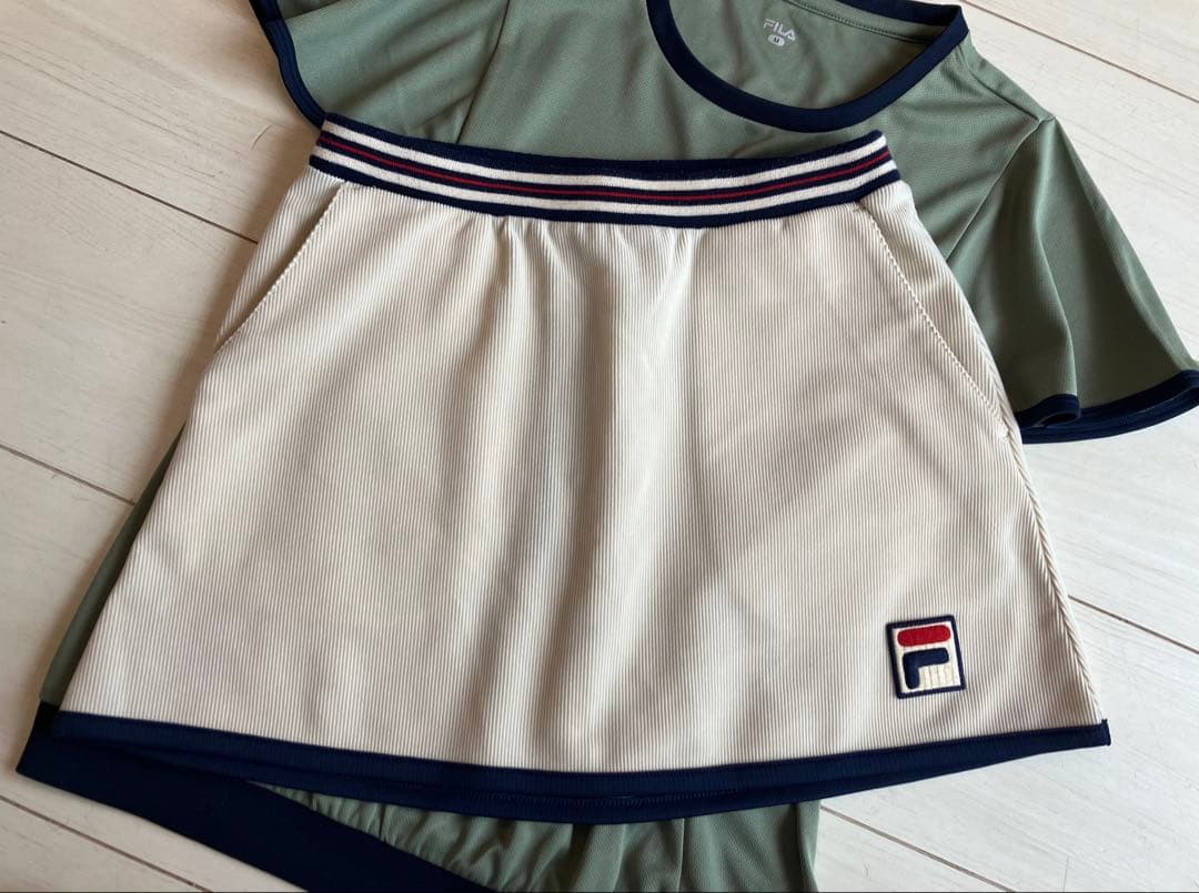 美品＊FILAフィラ＊コーデュロイスコートとオリーブのトップス上下セット