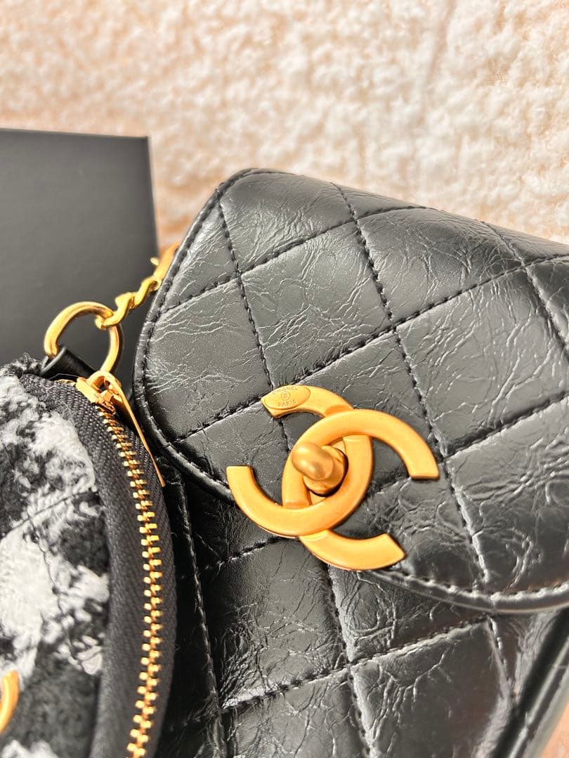 CHANEL ノベルティ　携帯ポシェット　千鳥格子