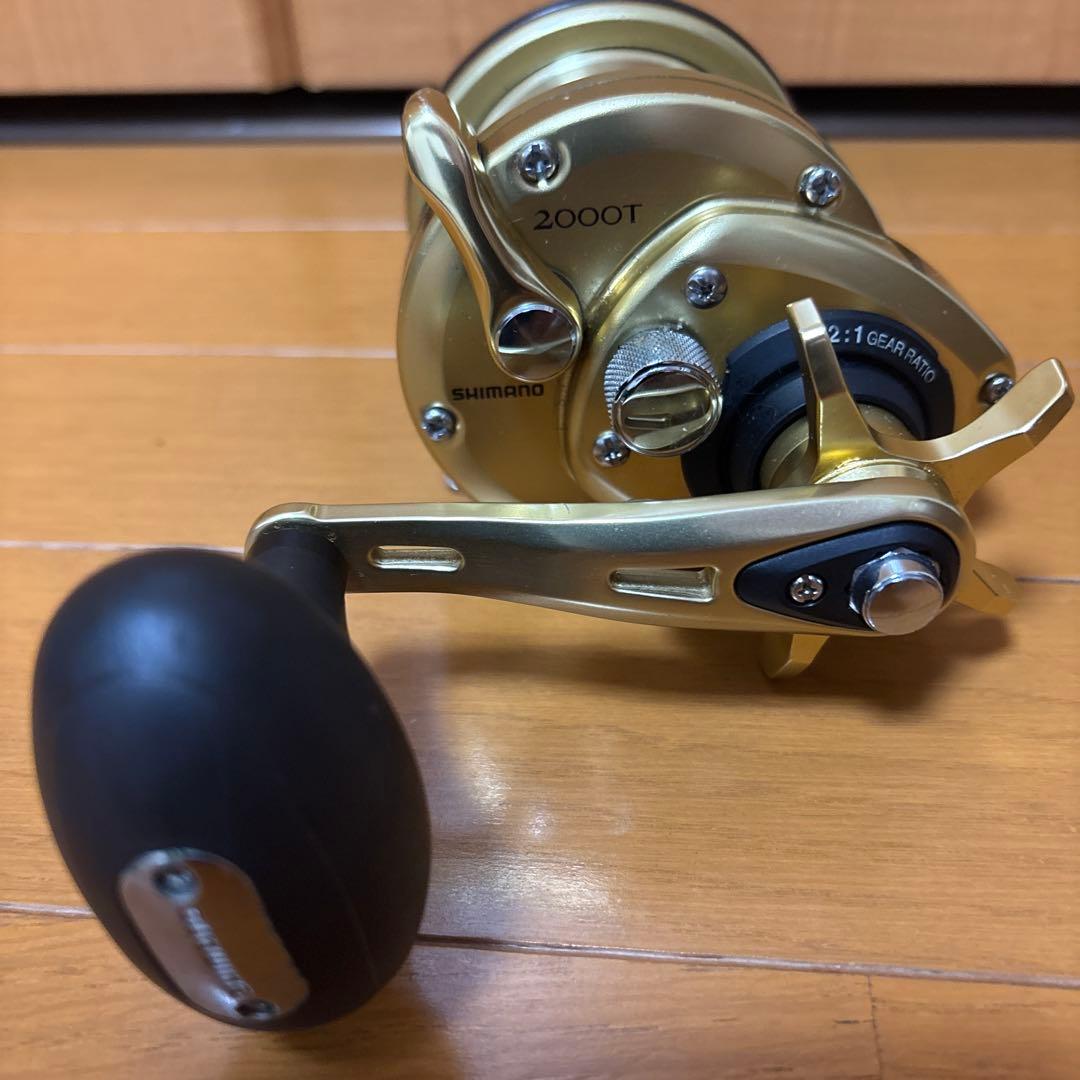SHIMANO 両軸リール 2000T ゴールド