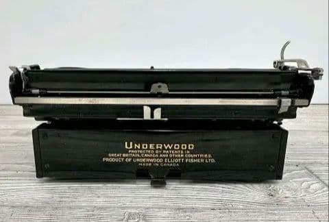 ヴァイオレット　エヴァーガーデンのモデルになったUnderwoodタイプライター