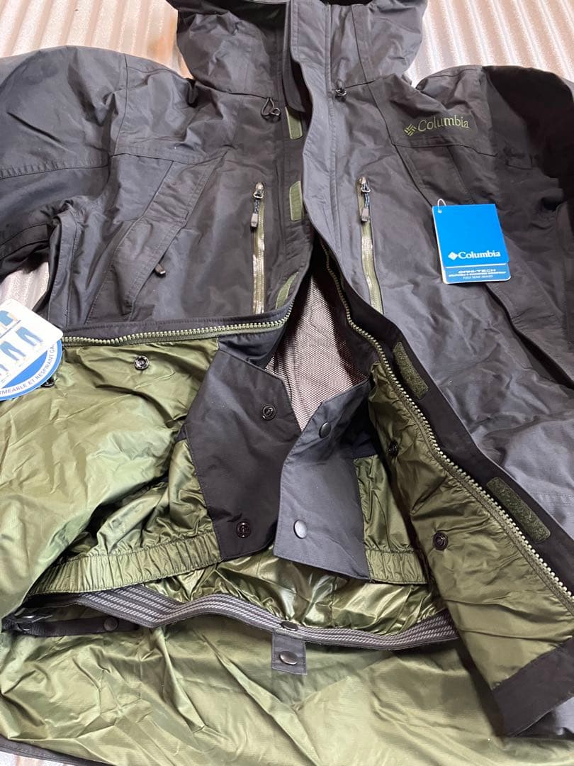 未使用　コロンビア　スノボウェア　上着　ジャケット　アウター　メンズ　黒　S