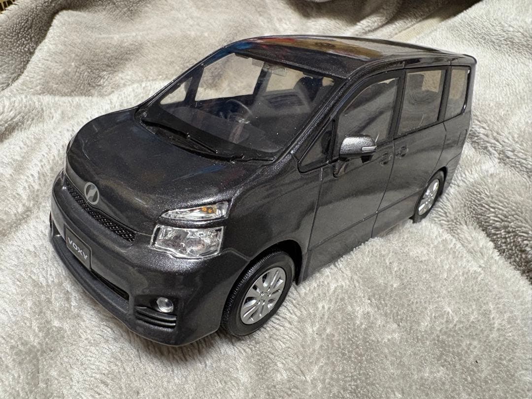 トヨタ ヴォクシー カラーサンプル グレーメタリック 特注品 非売品 美品