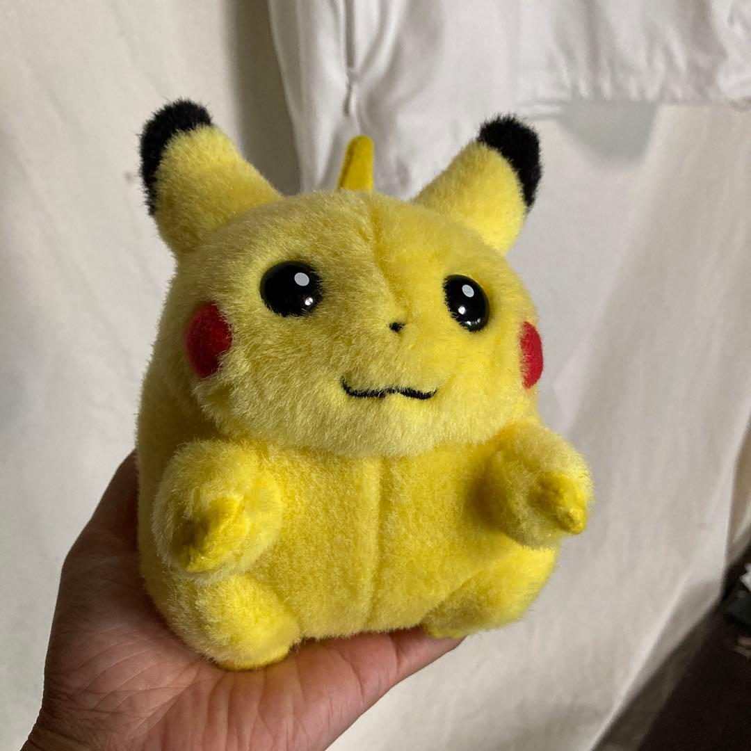 ピカチュウ ぬいぐるみ TOMY製