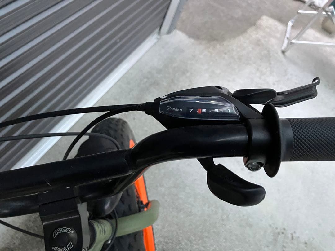 ブロンクス　20インチ　ファットバイク　7段変速