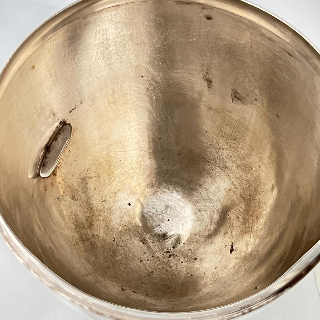 【Daniel & Arter】 ビクトリアンのエッグウォーマー エンボスの装飾