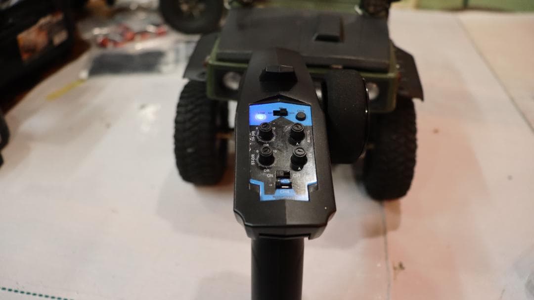 4*m様 スズキ ジムニー 運転しています。