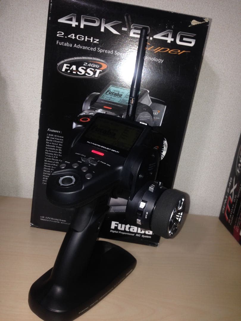 Futaba 4PK-E 2.4GHz ラジコン送信機 ケース付き