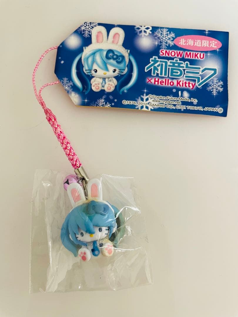 ご当地キティ　初音ミク　ハローキティ　雪ウサギミク　根付 北海道限定　ストラップ